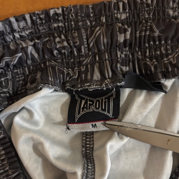 Vintage Tap Out * Men’s Shorts With Pockets & Drawstrings * Medium - Picture 10 of 10